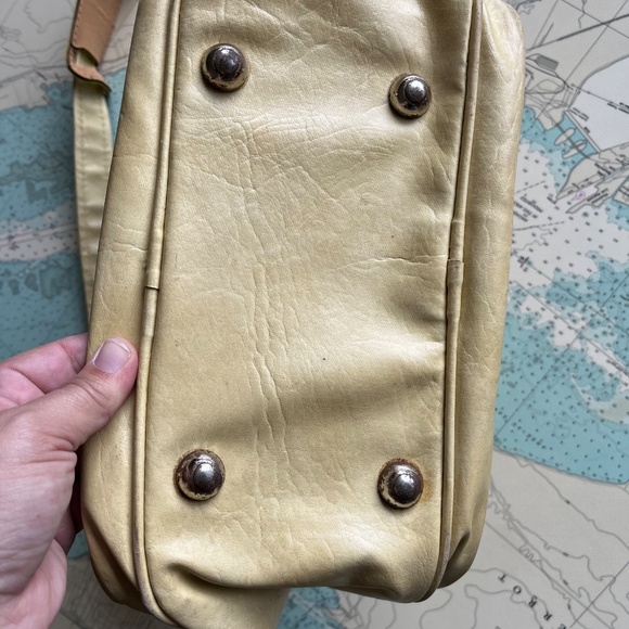 Vintage Pastel Yellow Samsonite Travel Bag - Picture 9 of 10